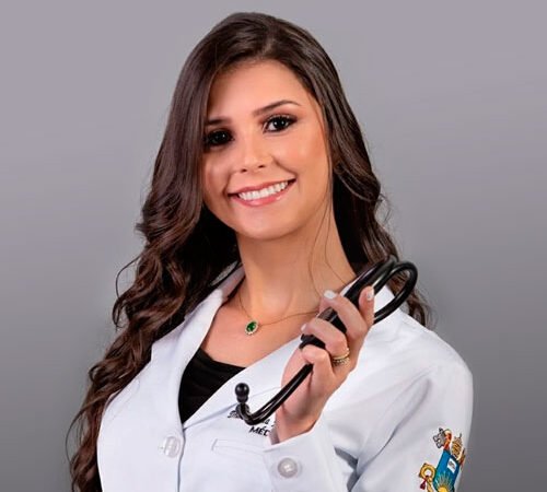 Dra. Amanda Marques Pereira